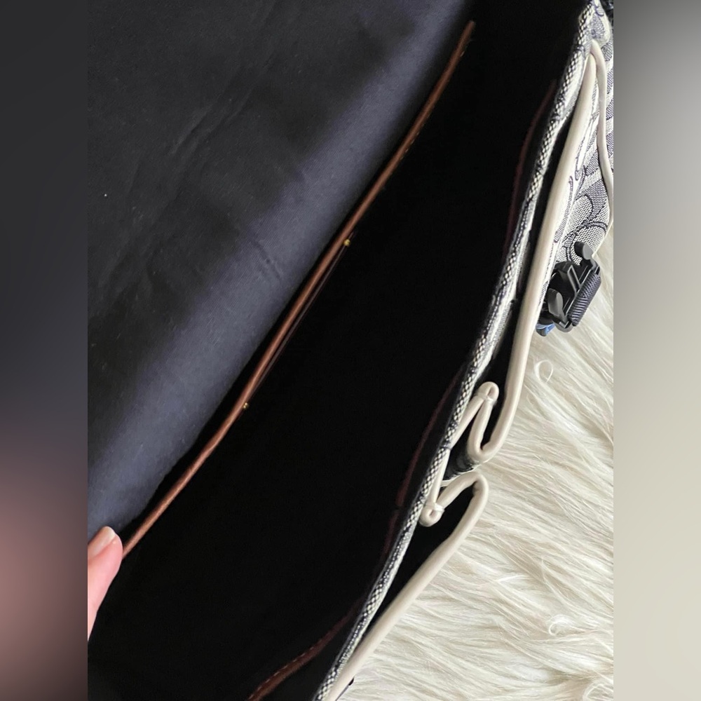 C9158 - Coach League Messenger Bag in Signature Jacquard - Picture 8 of 13